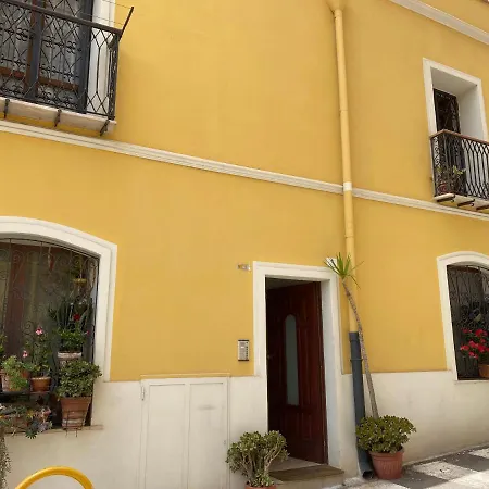 Apartment Karakaralis *